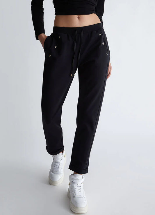 Pantaloni jogging ecosostenibili