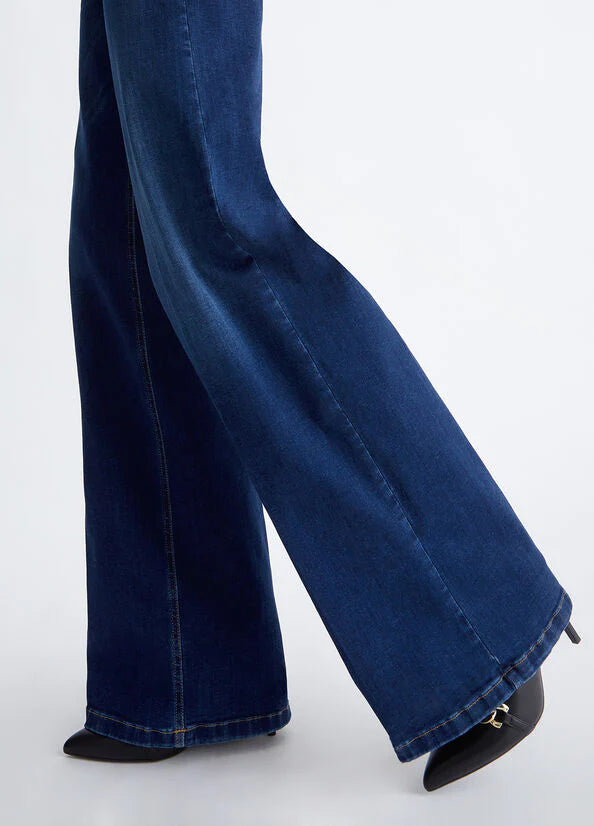 Jeans flare ecosostenibili